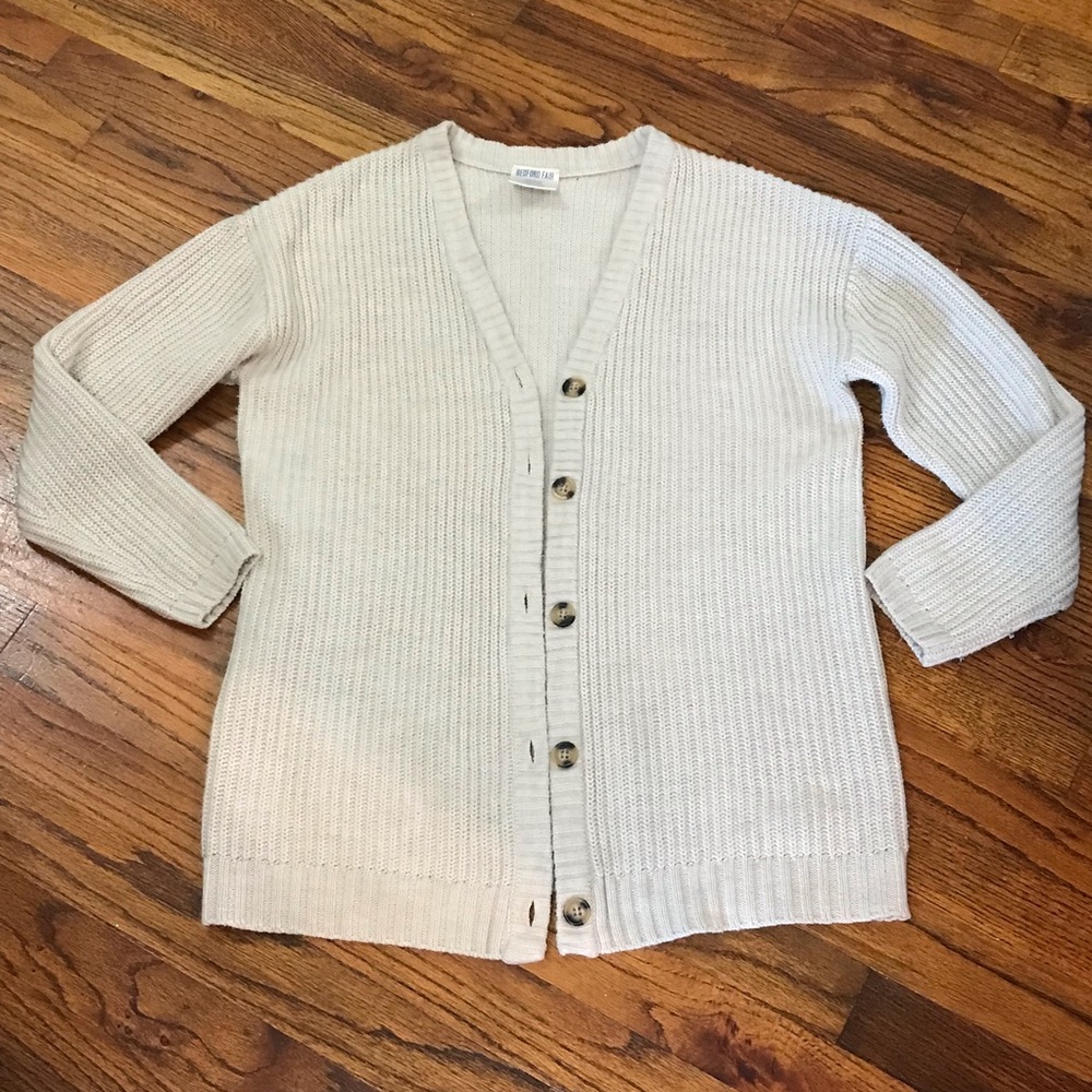 Bedford Fair Beige Knit LS Cardigan Sweater Button Up Blouse Top
Small 4 - 6